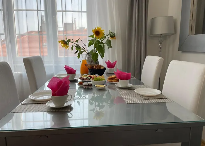 Budacastle Panoramic Luxurious Family Apt, Free Parking Included
